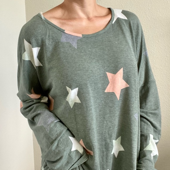 ⭐️ SOLD ⭐️ NOW N FOREVER BOUTIQUE Loungwear Tunic Star Print Twist Back Size 1X - Picture 3 of 10